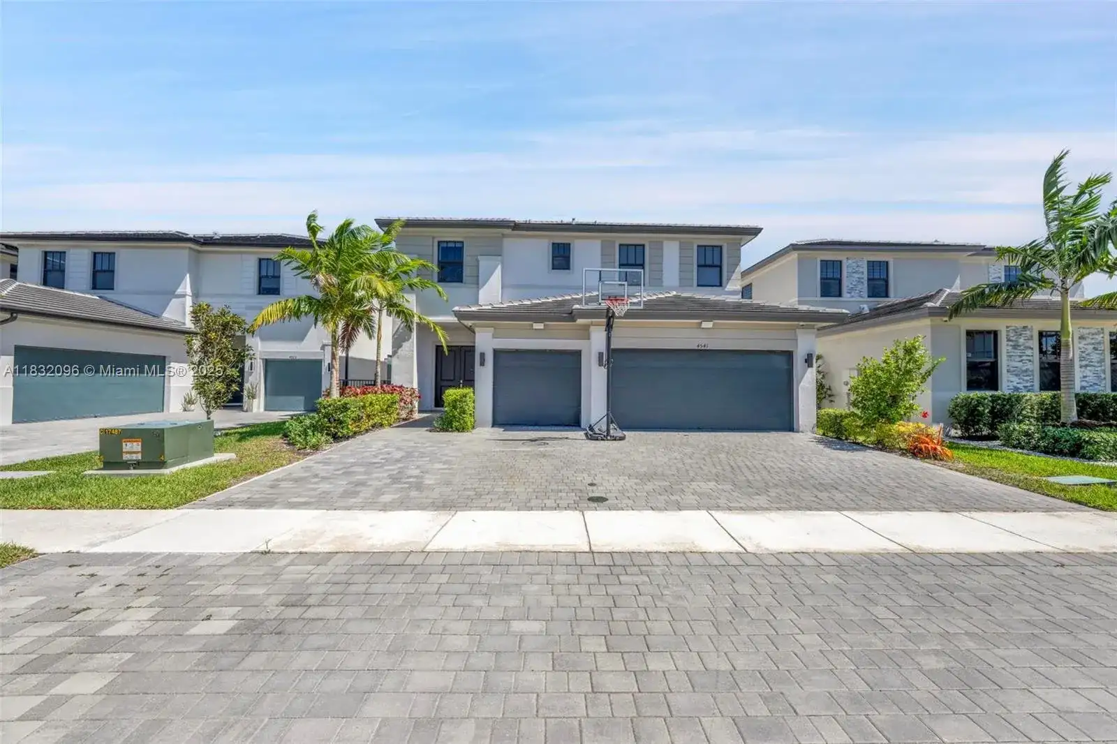 4541 SW 174th Ave, Miramar FL 33029 photo 2