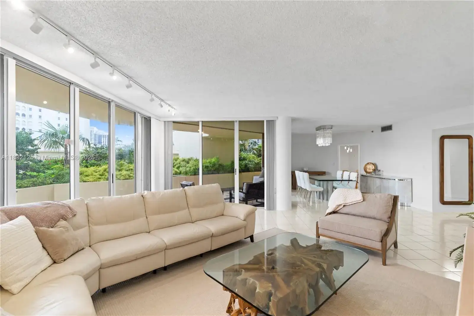 20191 E Country Club Dr # 407, Aventura FL 33180 photo 3