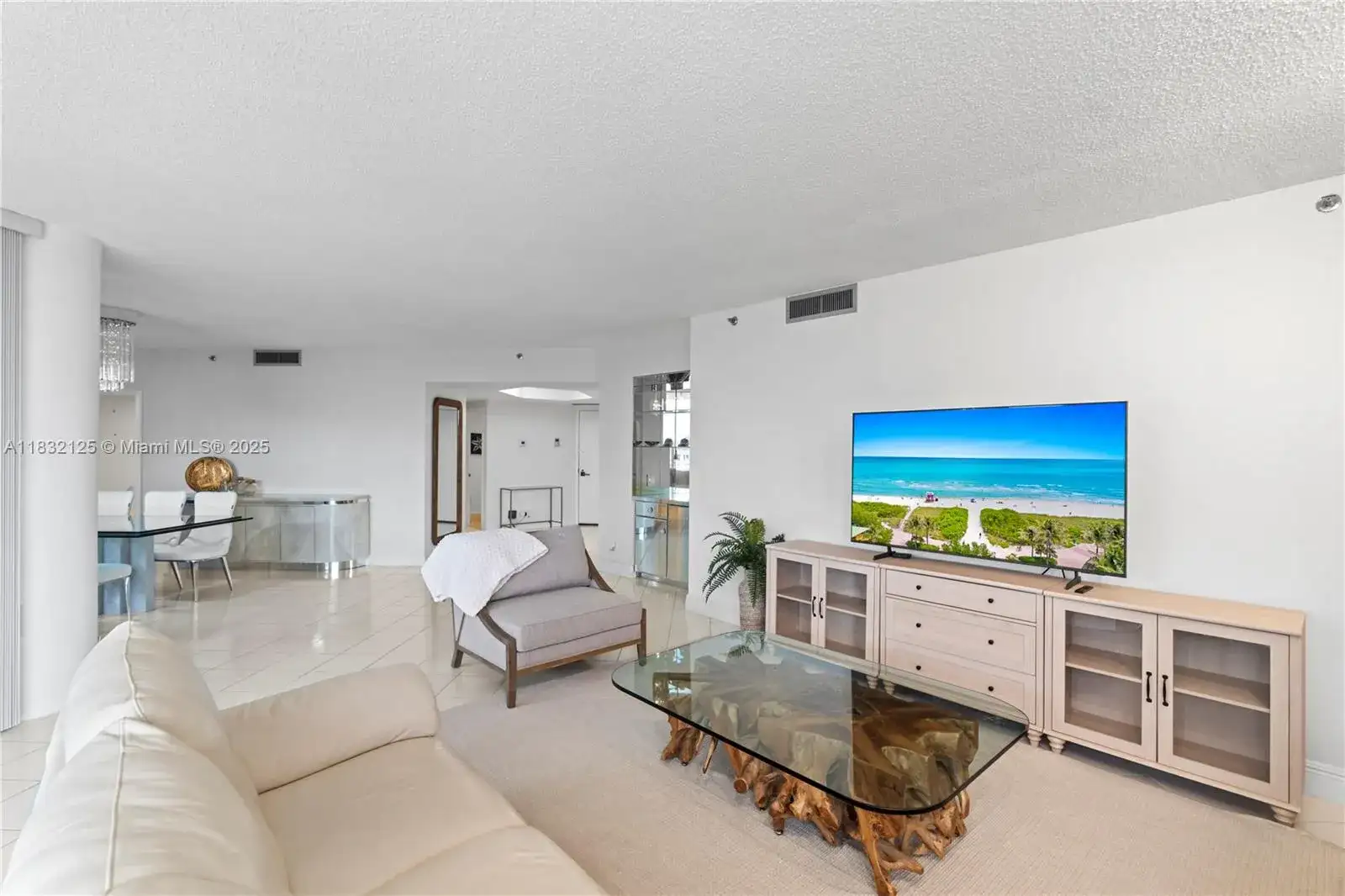 20191 E Country Club Dr # 407, Aventura FL 33180 photo 4