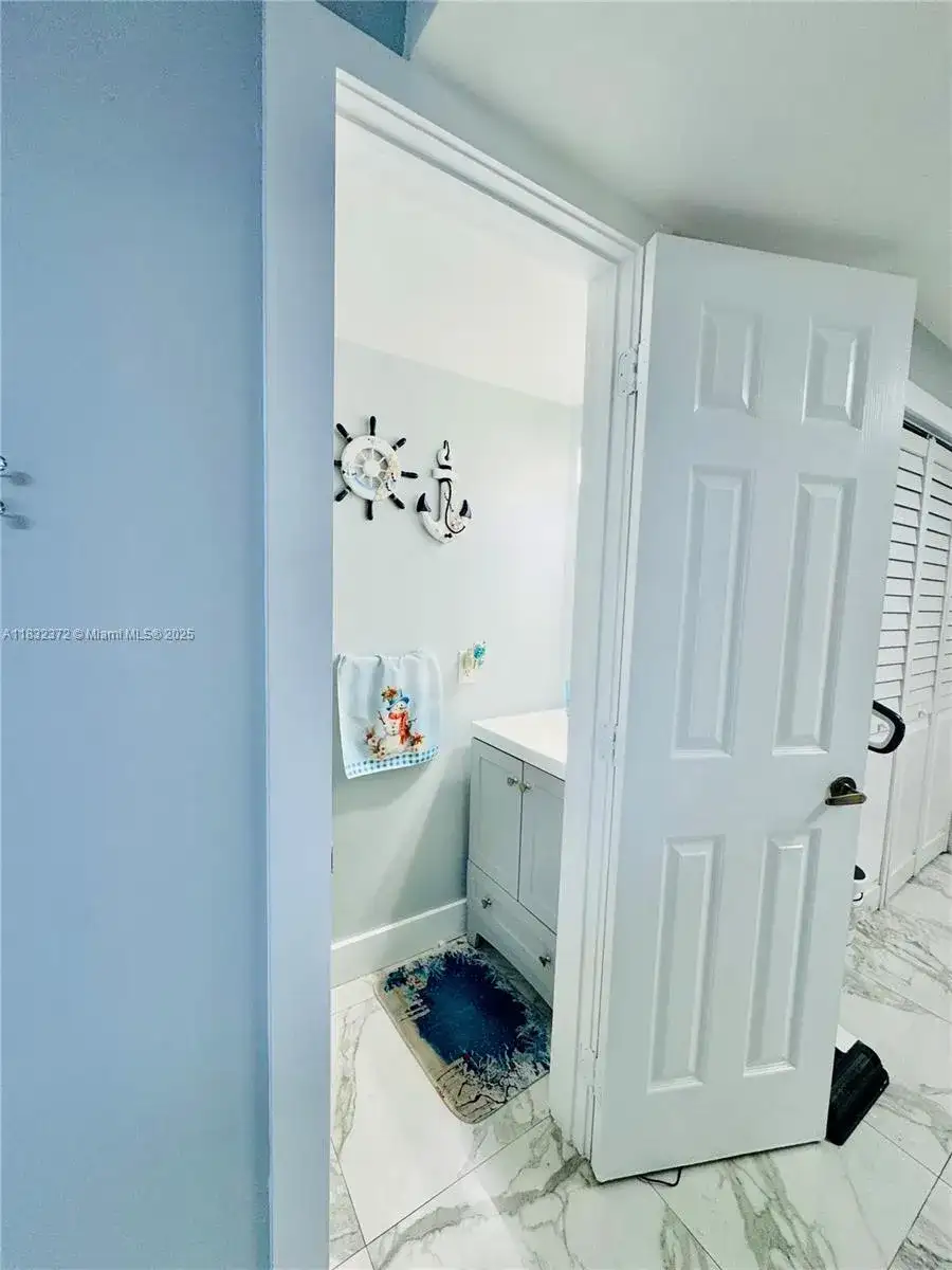5072 W 12th Ln # 14, Hialeah FL 33012 photo 5