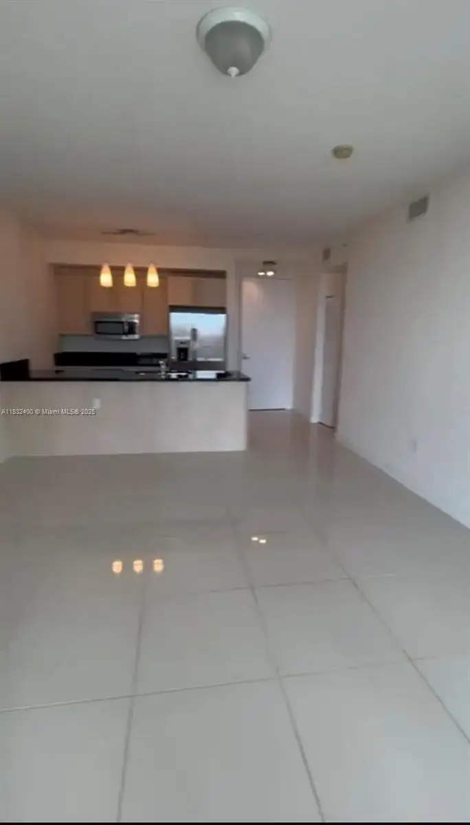 79 SW 12th St, Miami FL 33130 photo 2