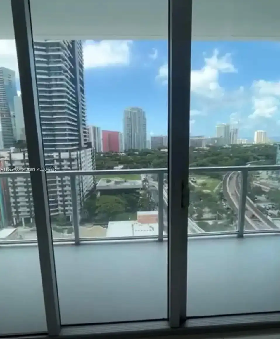 79 SW 12th St, Miami FL 33130 photo 3
