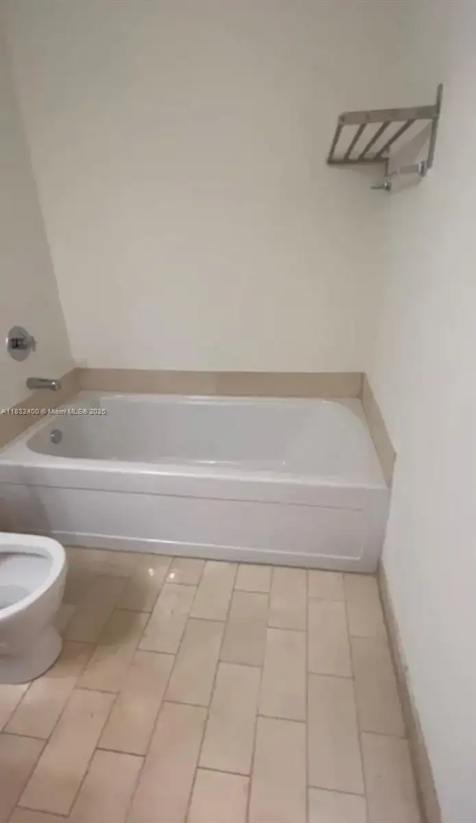 79 SW 12th St, Miami FL 33130 photo 5