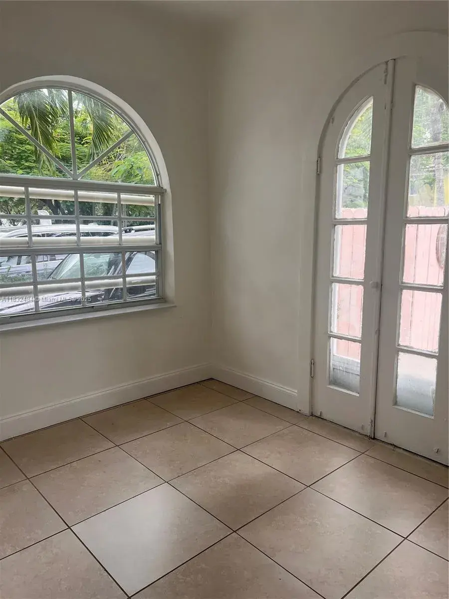 143 NE 43rd St # 1, Miami FL 33137