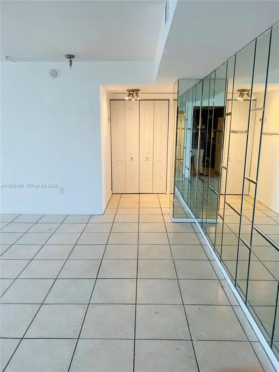 2333 Brickell Ave # 1115, Miami FL 33129 photo 4