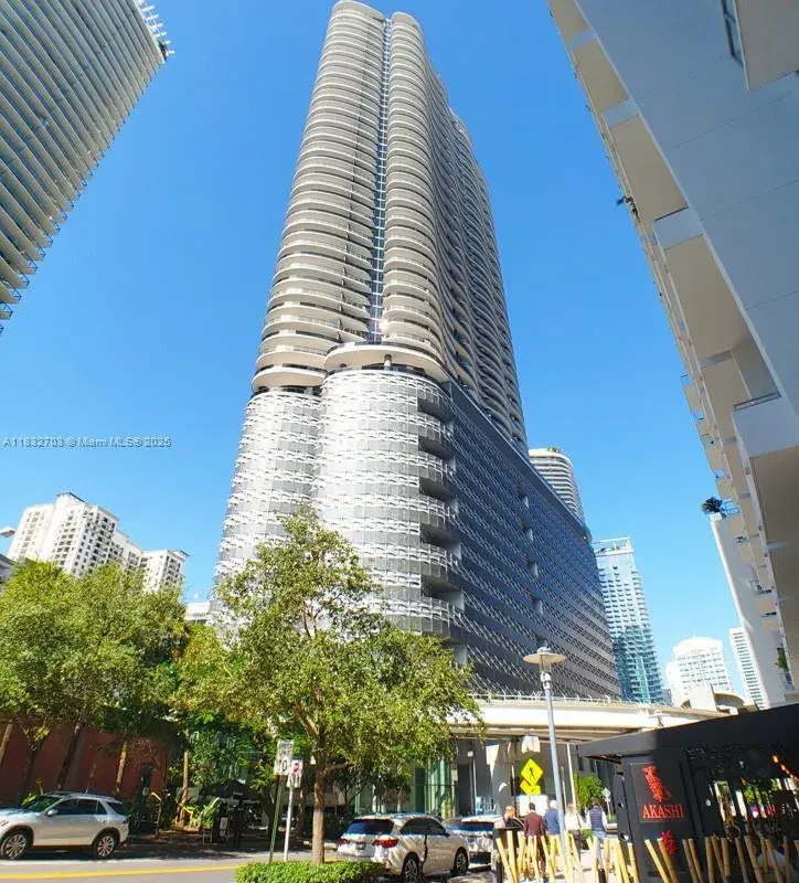 1000 Brickell Plz # 3703, Miami FL 33131