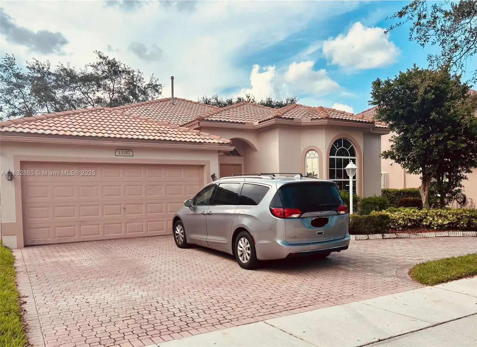 13317 NW 15th Ct, Pembroke Pines FL 33028 photo 4