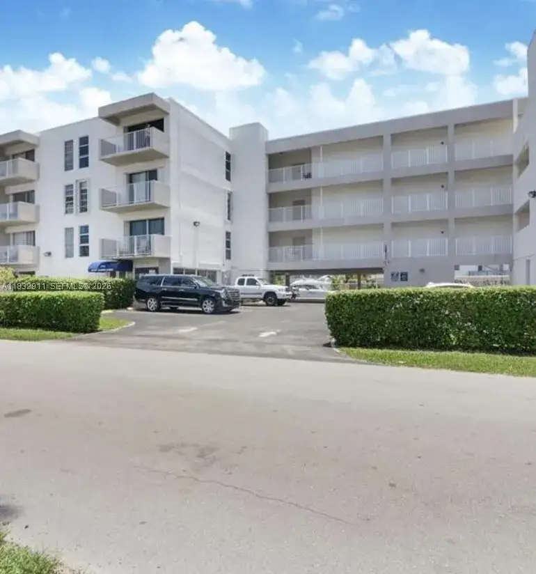 3716 NE 168th St # 303, North Miami Beach FL 33160