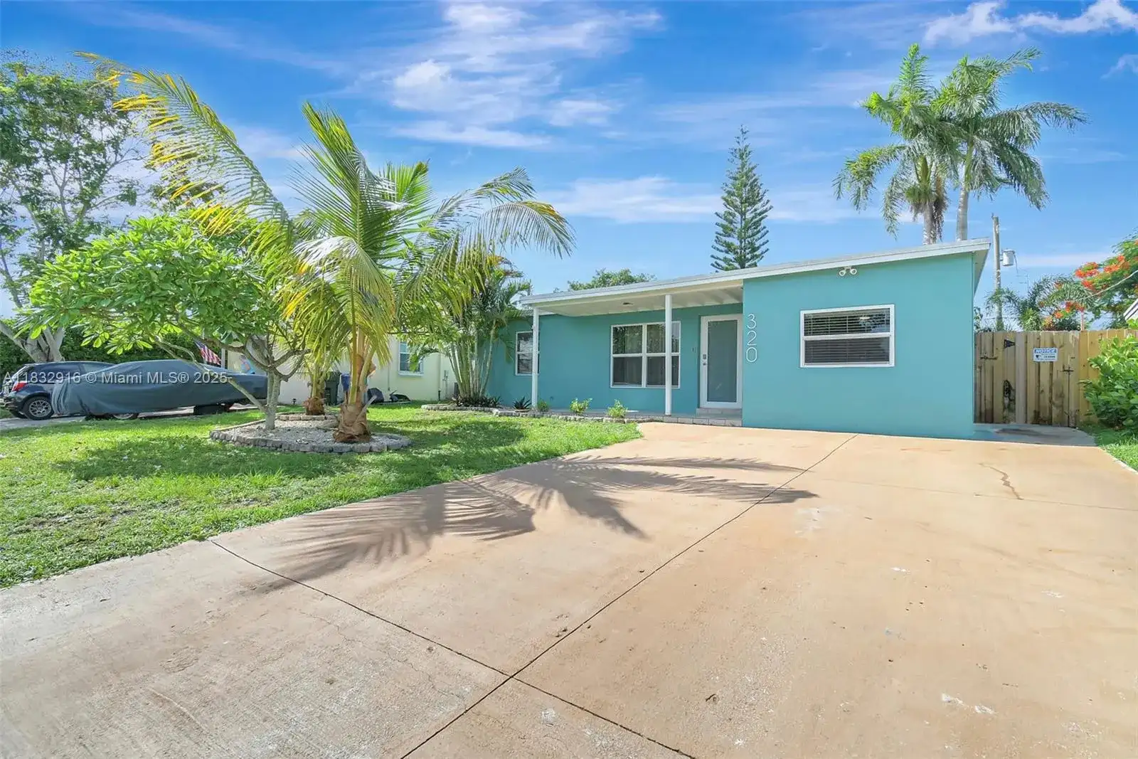 320 NW 51st Ct, Oakland Park FL 33309 photo 2