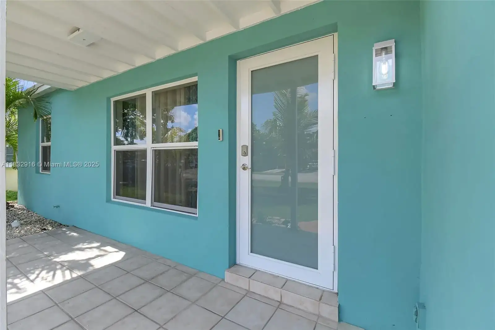 320 NW 51st Ct, Oakland Park FL 33309 photo 3