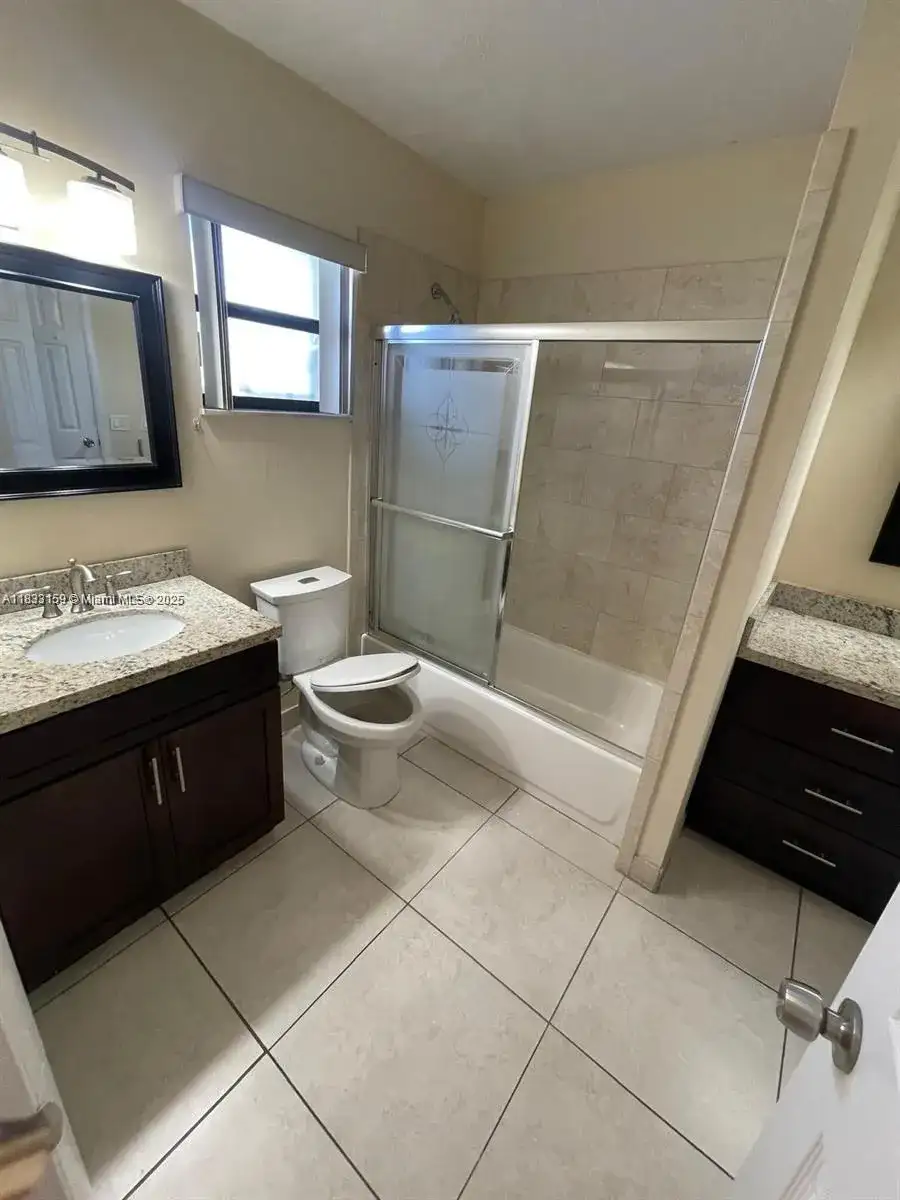 6956 SW 111th Pl, Miami FL 33173 photo 5