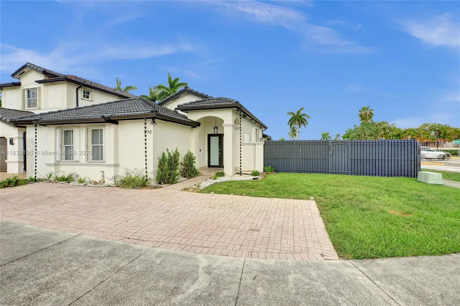 898 NW 131st Ave, Miami FL 33182 photo 2