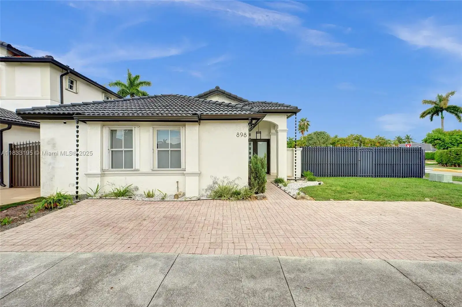 898 NW 131st Ave, Miami FL 33182 photo 3