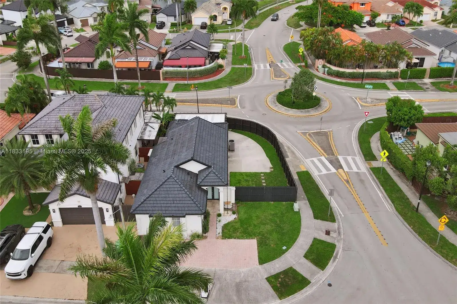 898 NW 131st Ave, Miami FL 33182 photo 5