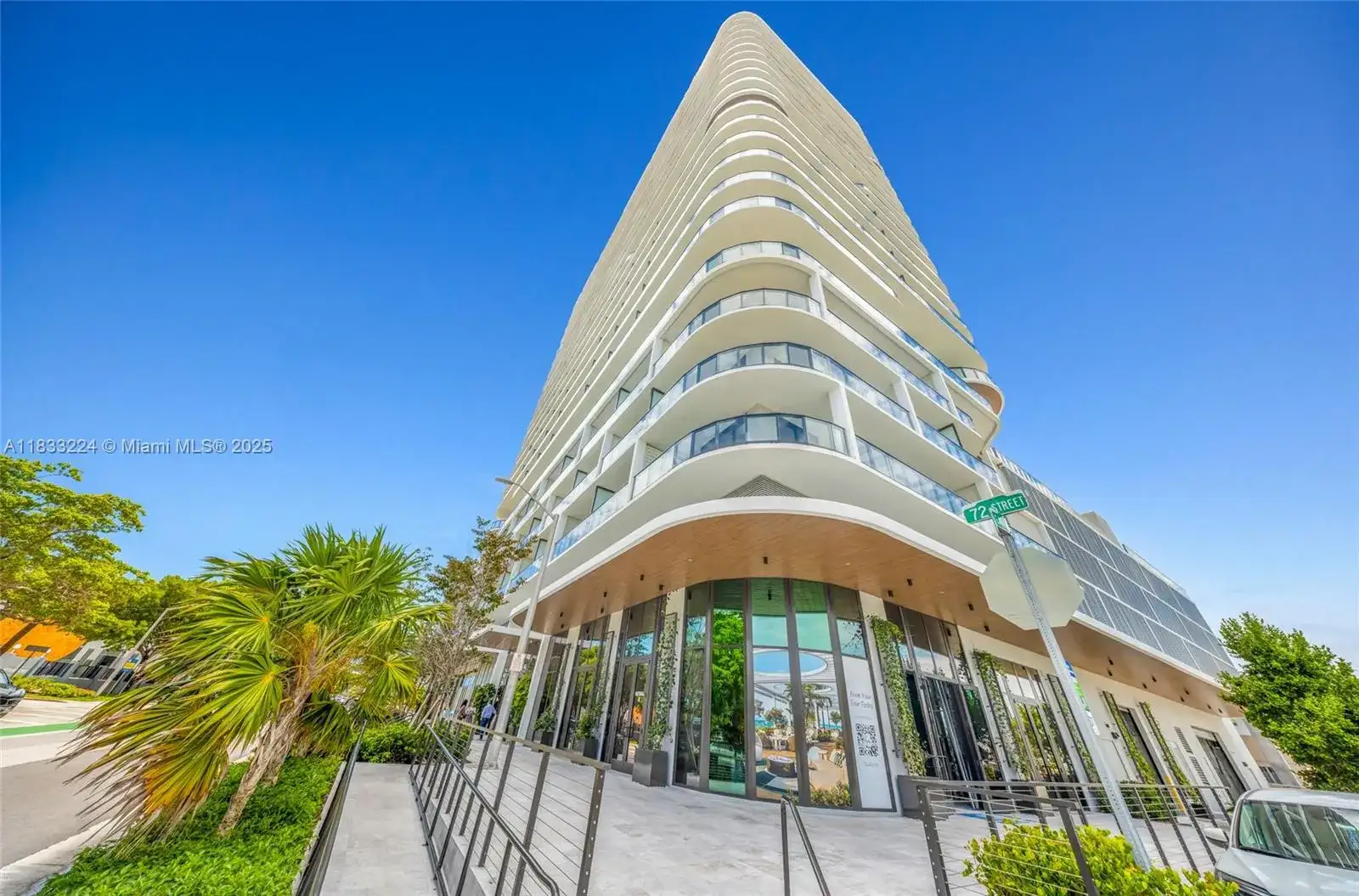 580 72 # 910, Miami Beach FL 331441 photo 2