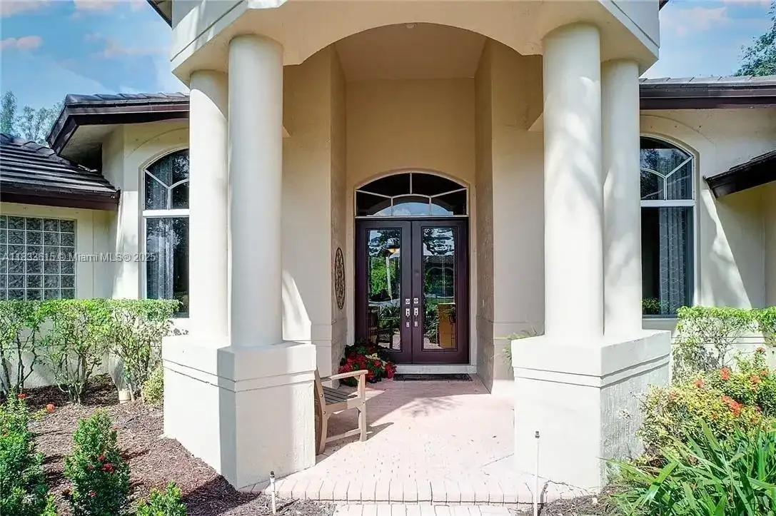 6807 NW 66th Way, Parkland FL 33067 photo 2