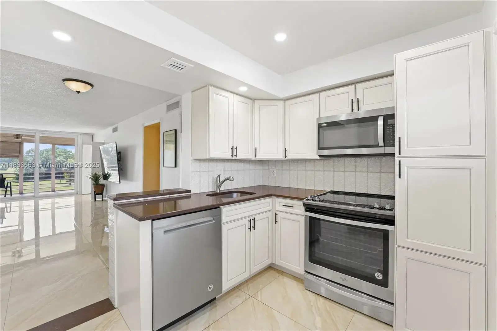 2671 S Course Dr # 303, Pompano Beach FL 33069 photo 2