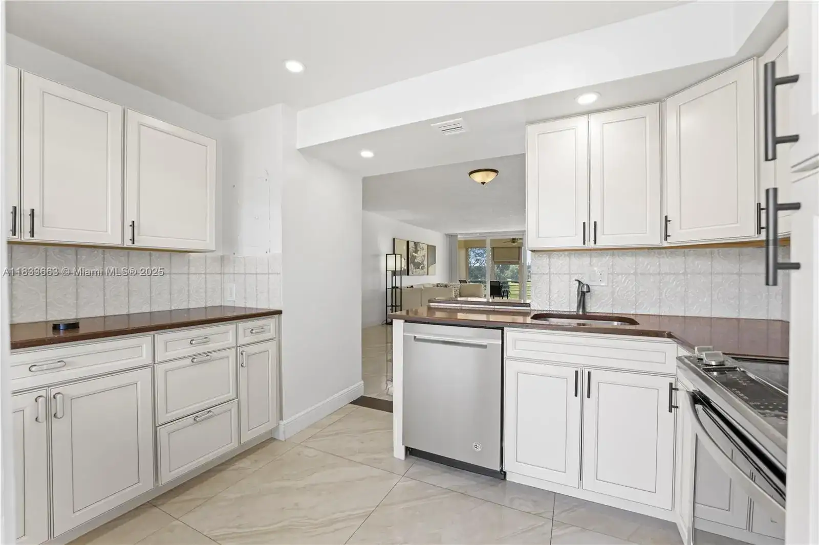 2671 S Course Dr # 303, Pompano Beach FL 33069 photo 3