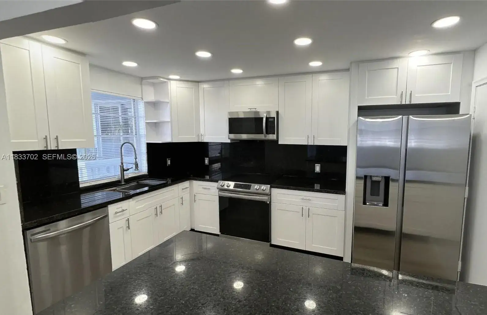 2 bedroom 2 bath Residential for sale at 1020 Meridian Ave # 201, Miami Beach FL 33139