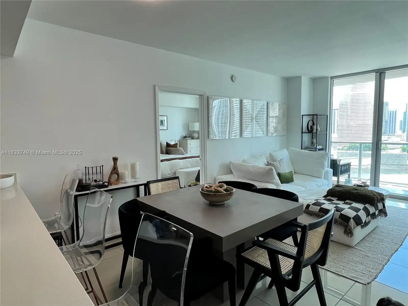 55 SE 6th St # 2305, Miami FL 33131 photo 2