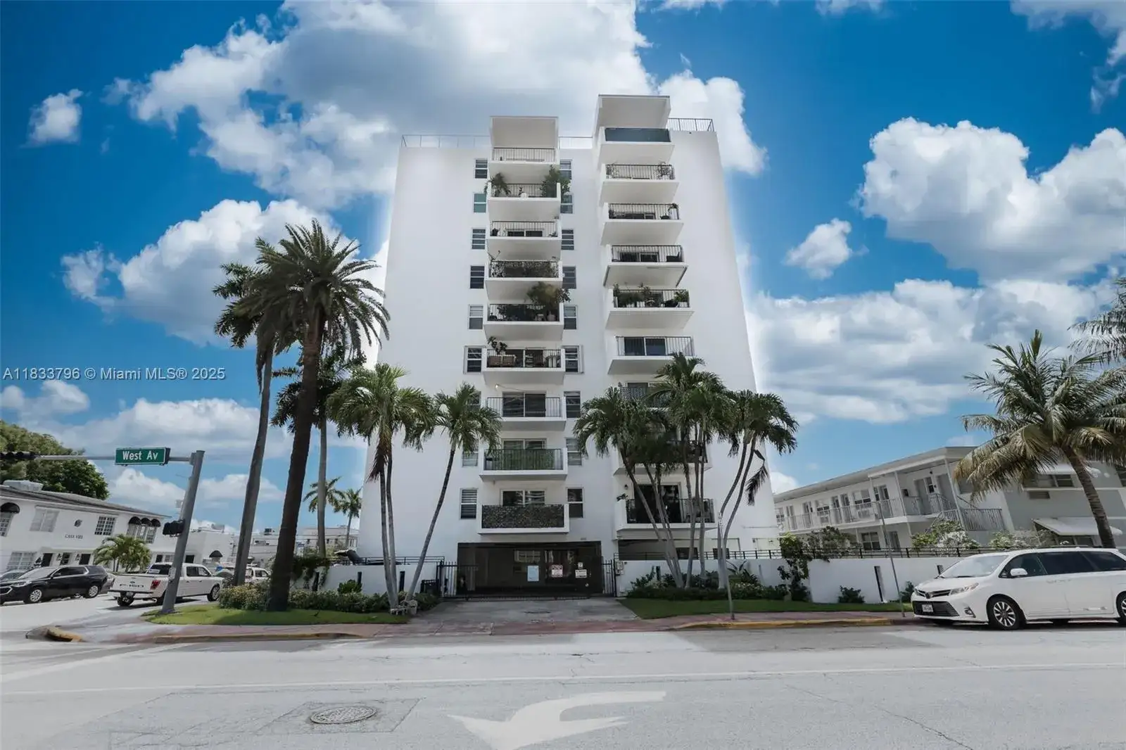 1 bedroom 1 bath Residential for sale at 1455 West Ave # 304, Miami Beach FL 33139