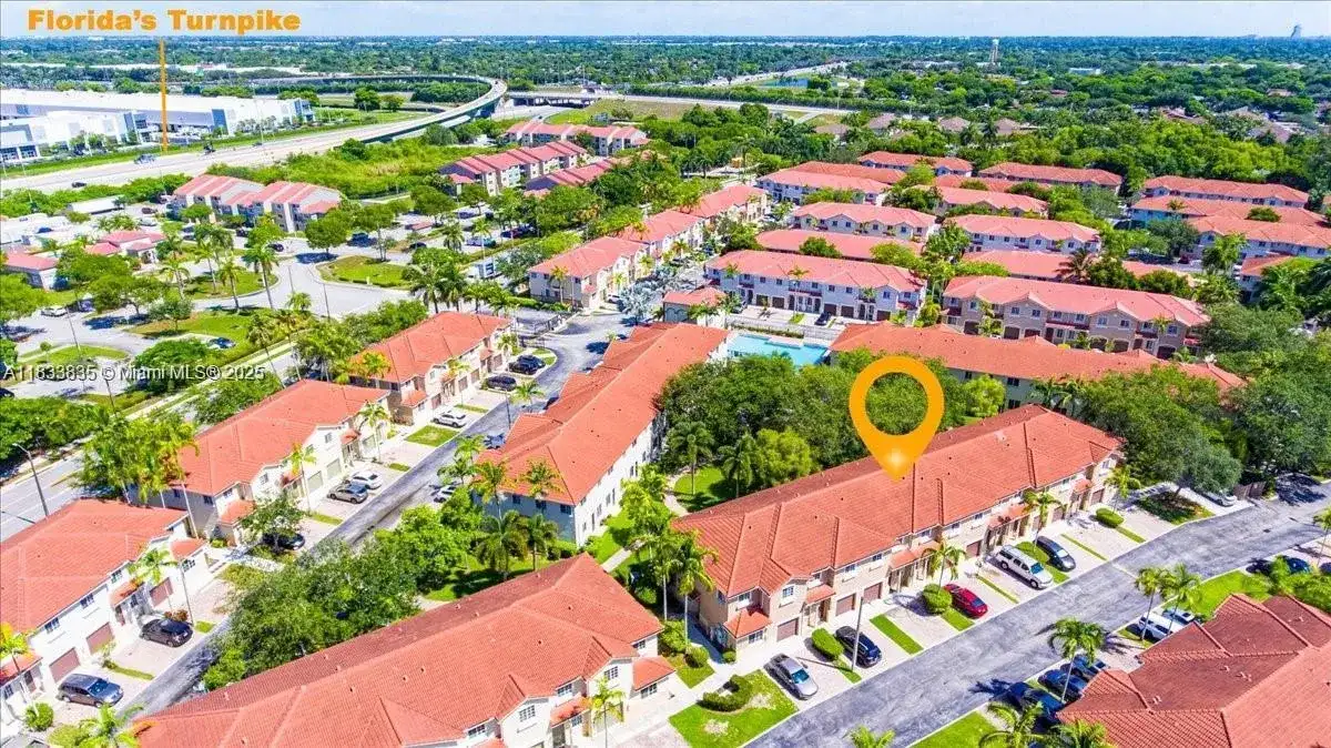 21007 NW 14 PL # 351, Miami Gardens FL 33169 photo 2