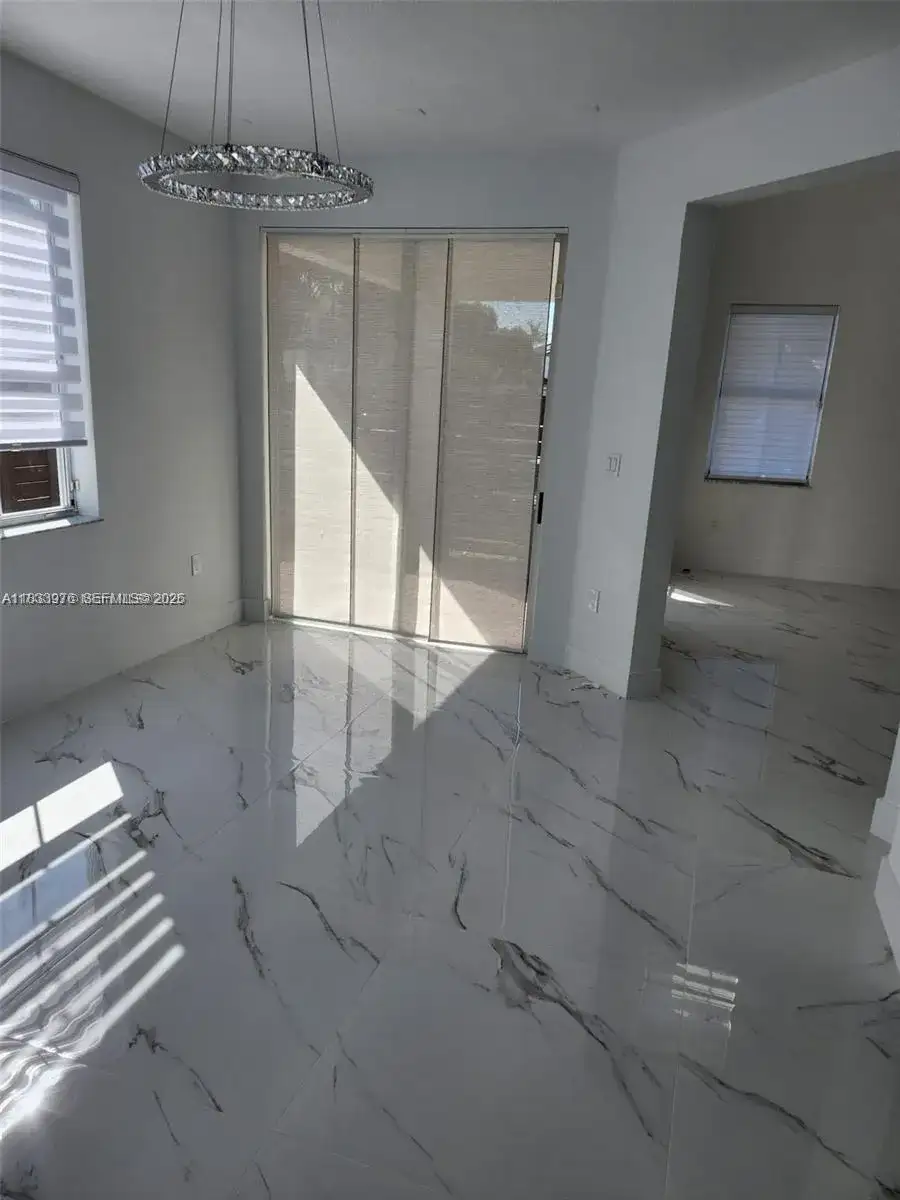 8465 NW 108th Path, Doral FL 33178 photo 3