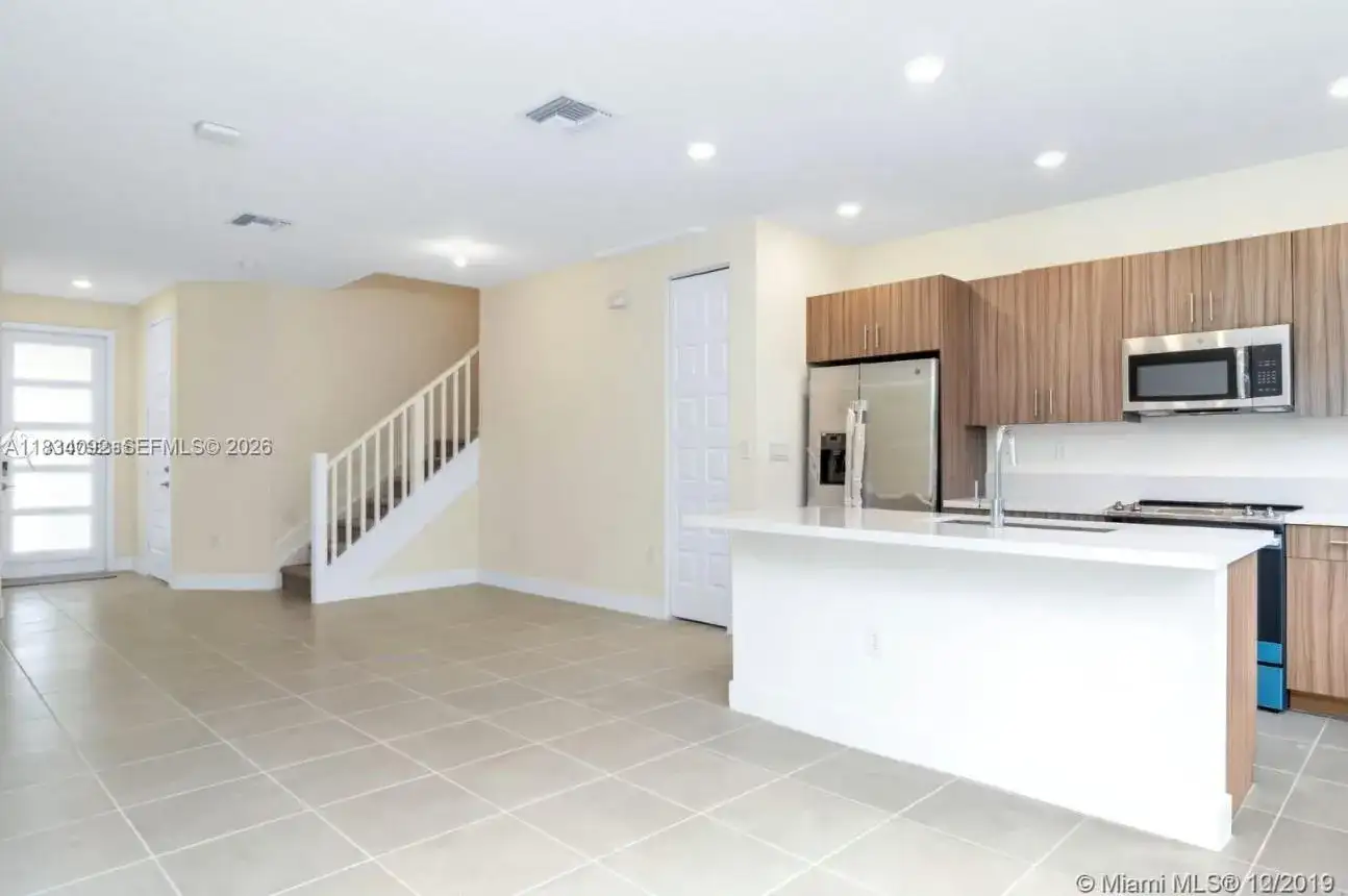 15842 NW 91 Ct # 15842, Miami Lakes FL 33018 photo 3