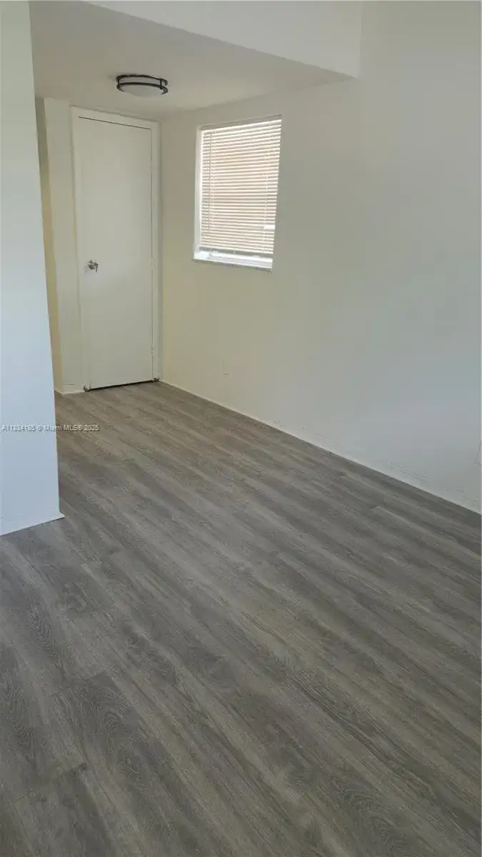 502-504 Phippen Waiters Rd # 3, Dania Beach FL 33004 photo 2