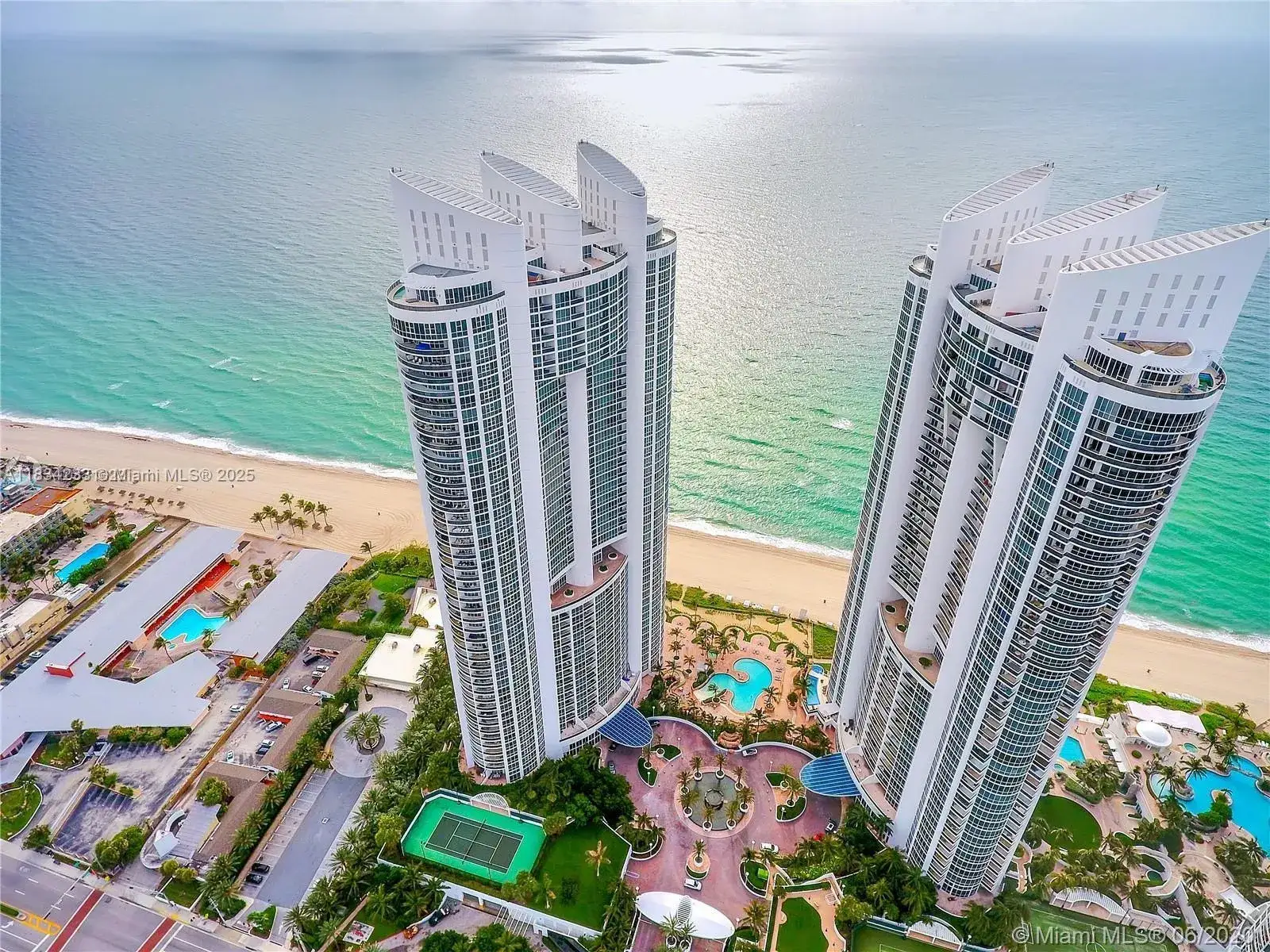 18201 Collins Ave, Sunny Isles Beach FL 33160
