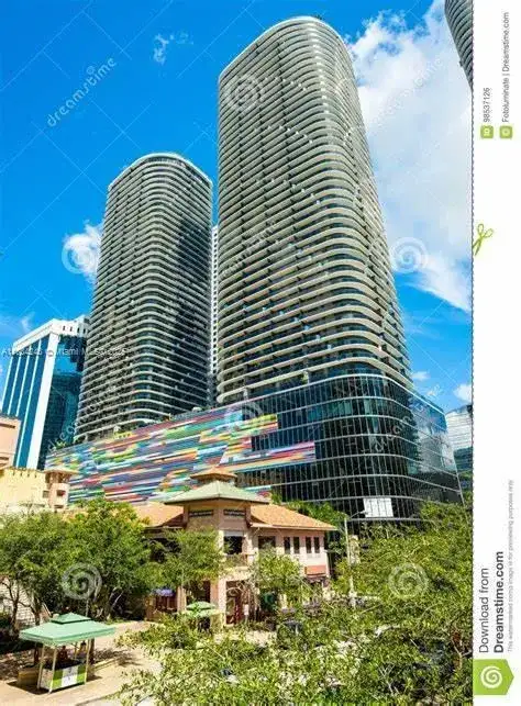 55 SW 9th St # 3009, Miami FL 33130 photo 2
