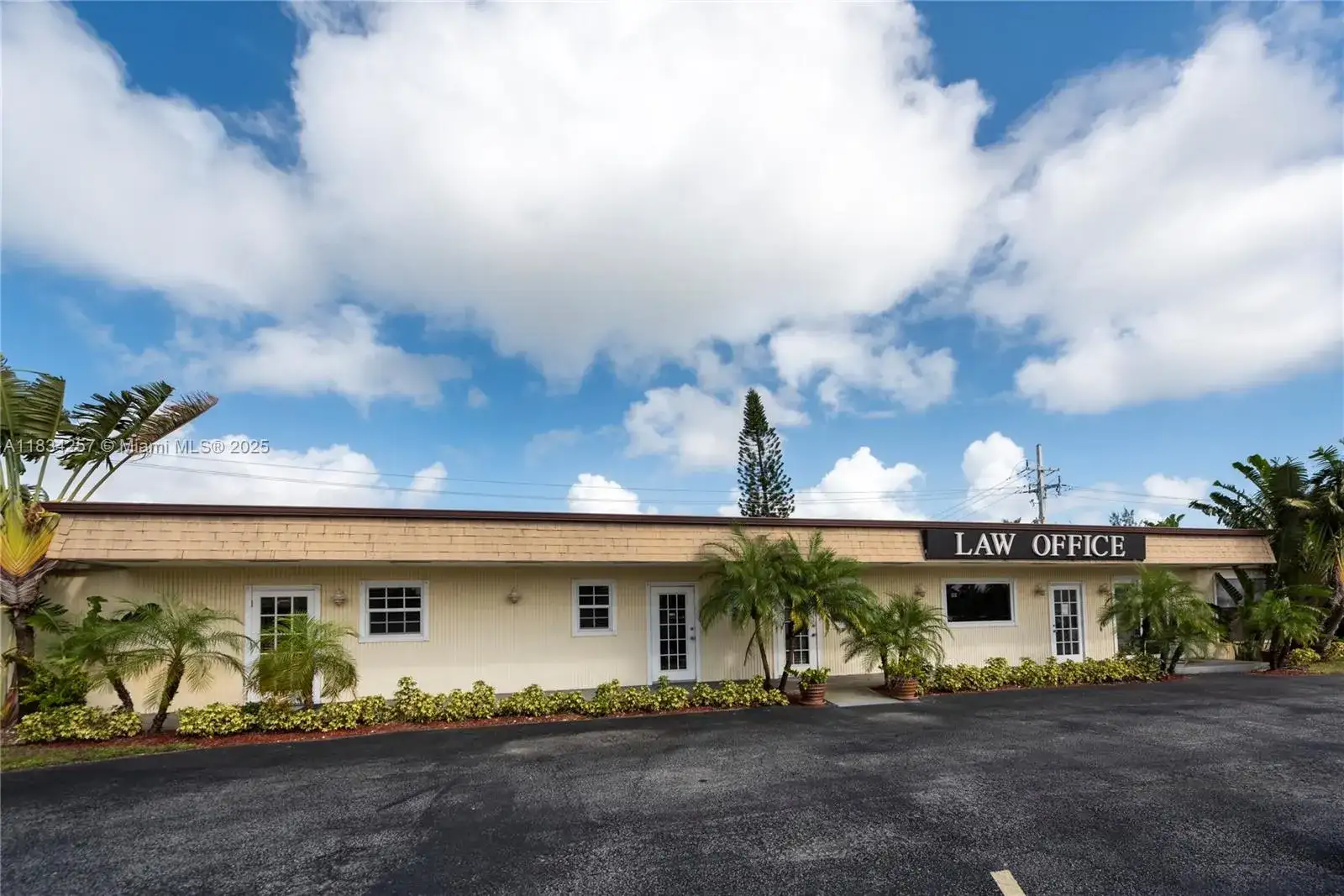 45 E Sheridan St, Dania Beach FL 33004 photo 2