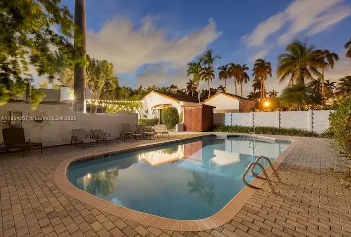 1134 Harrison St, Hollywood FL 33019