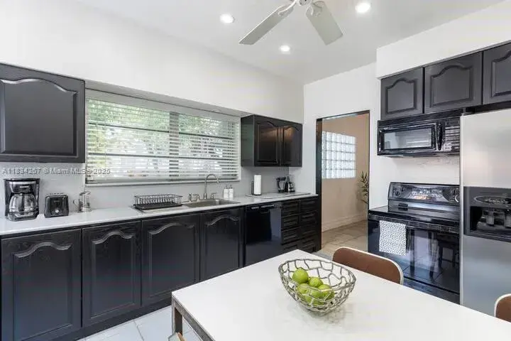 1134 Harrison St, Hollywood FL 33019
