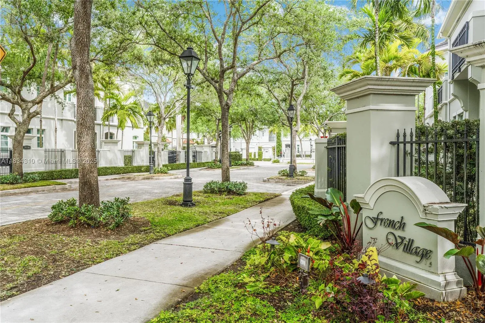 10155 SW 75th Pl, Pinecrest FL 33156