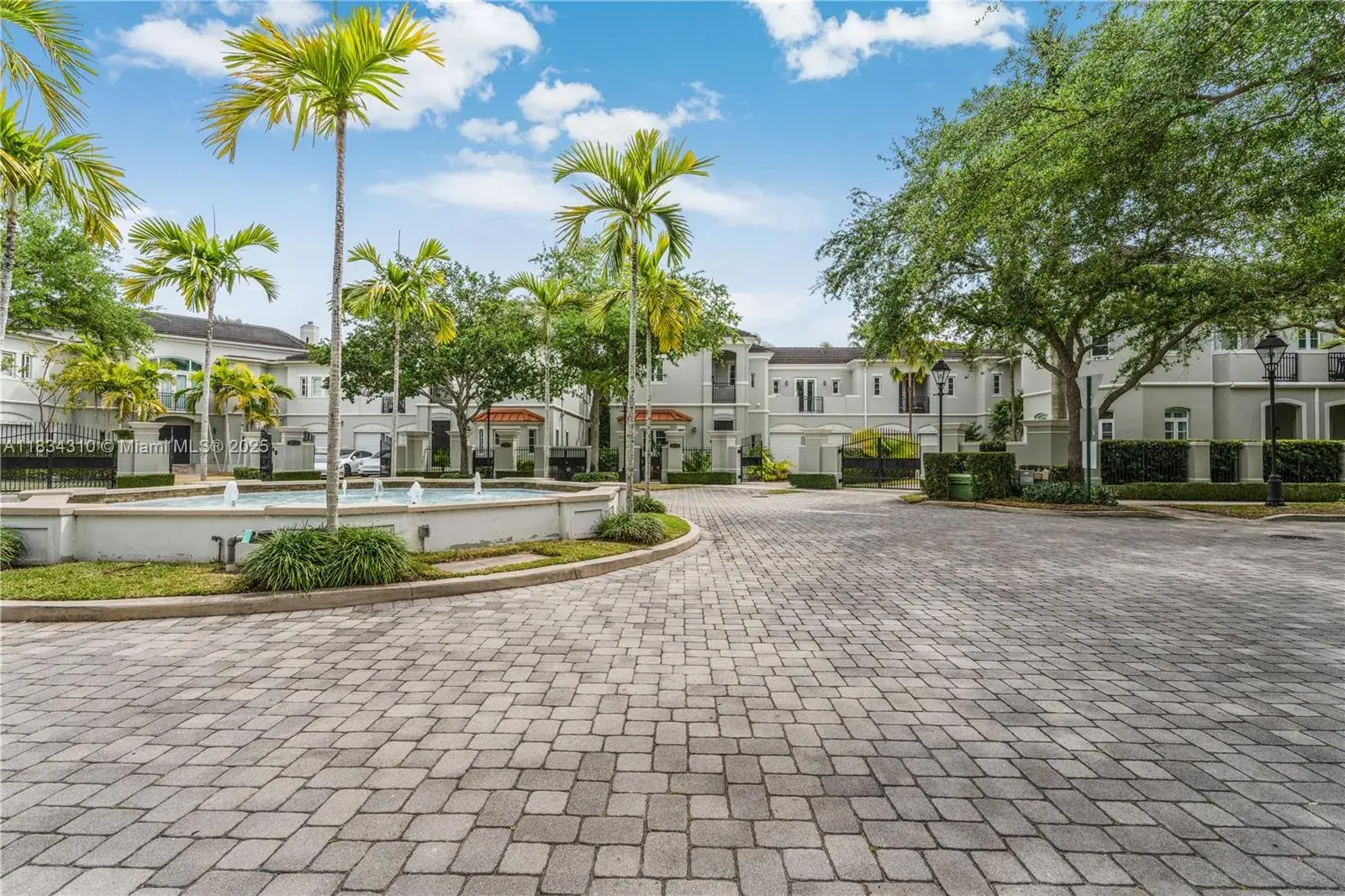 10155 SW 75th Pl, Pinecrest FL 33156