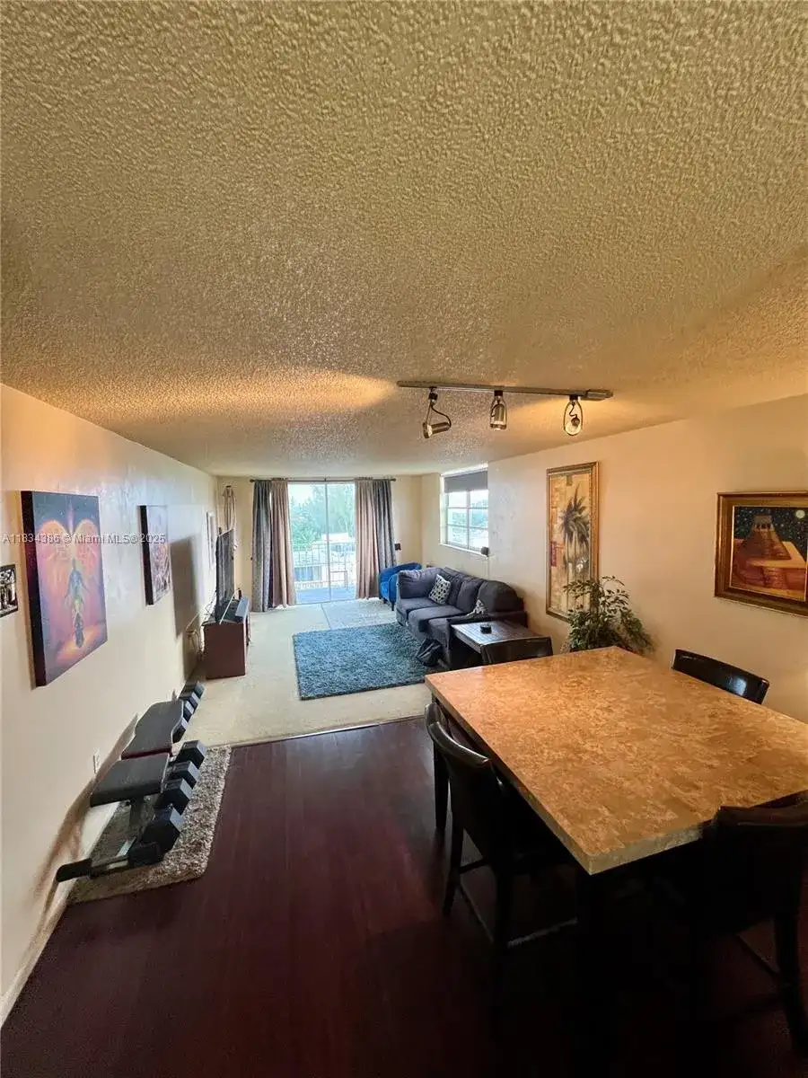 1470 NE 125th Ter # 814, North Miami FL 33161 photo 2