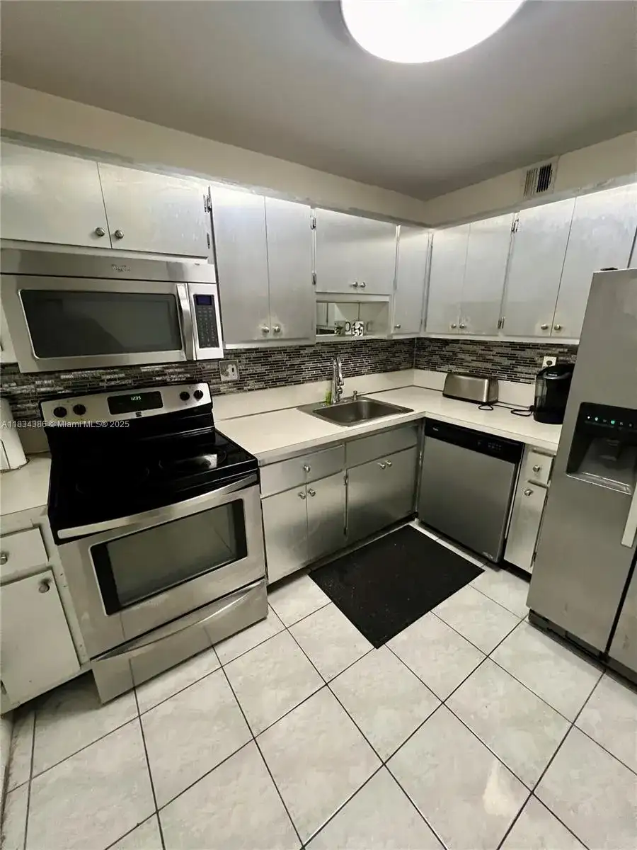 1470 NE 125th Ter # 814, North Miami FL 33161 photo 5