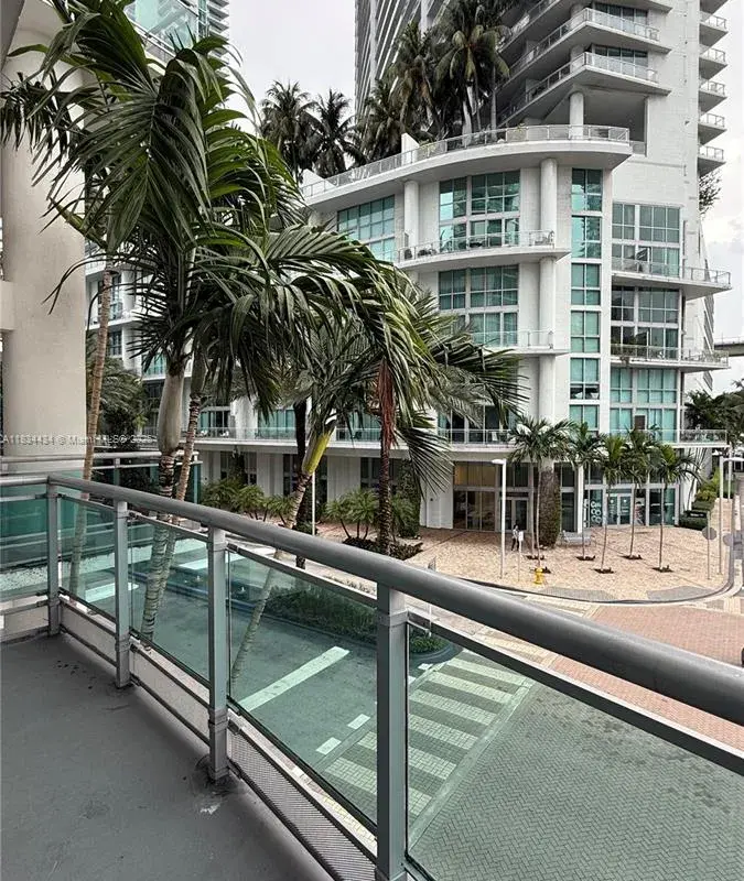 350 S Miami Ave, Miami FL 33130