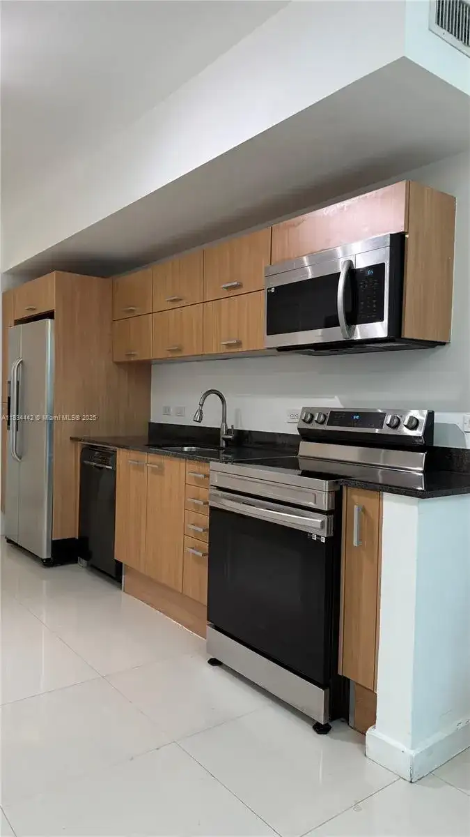 350 S Miami Ave # 304, Miami FL 33130 photo 2