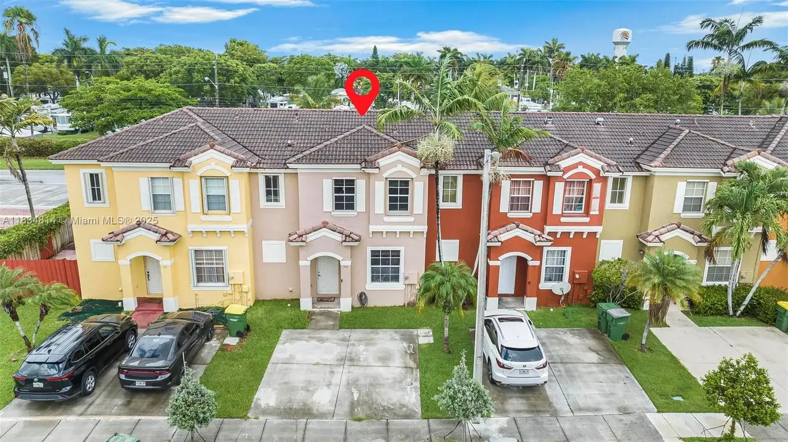 755 E Mowry Ct, Homestead FL 33030 photo 2