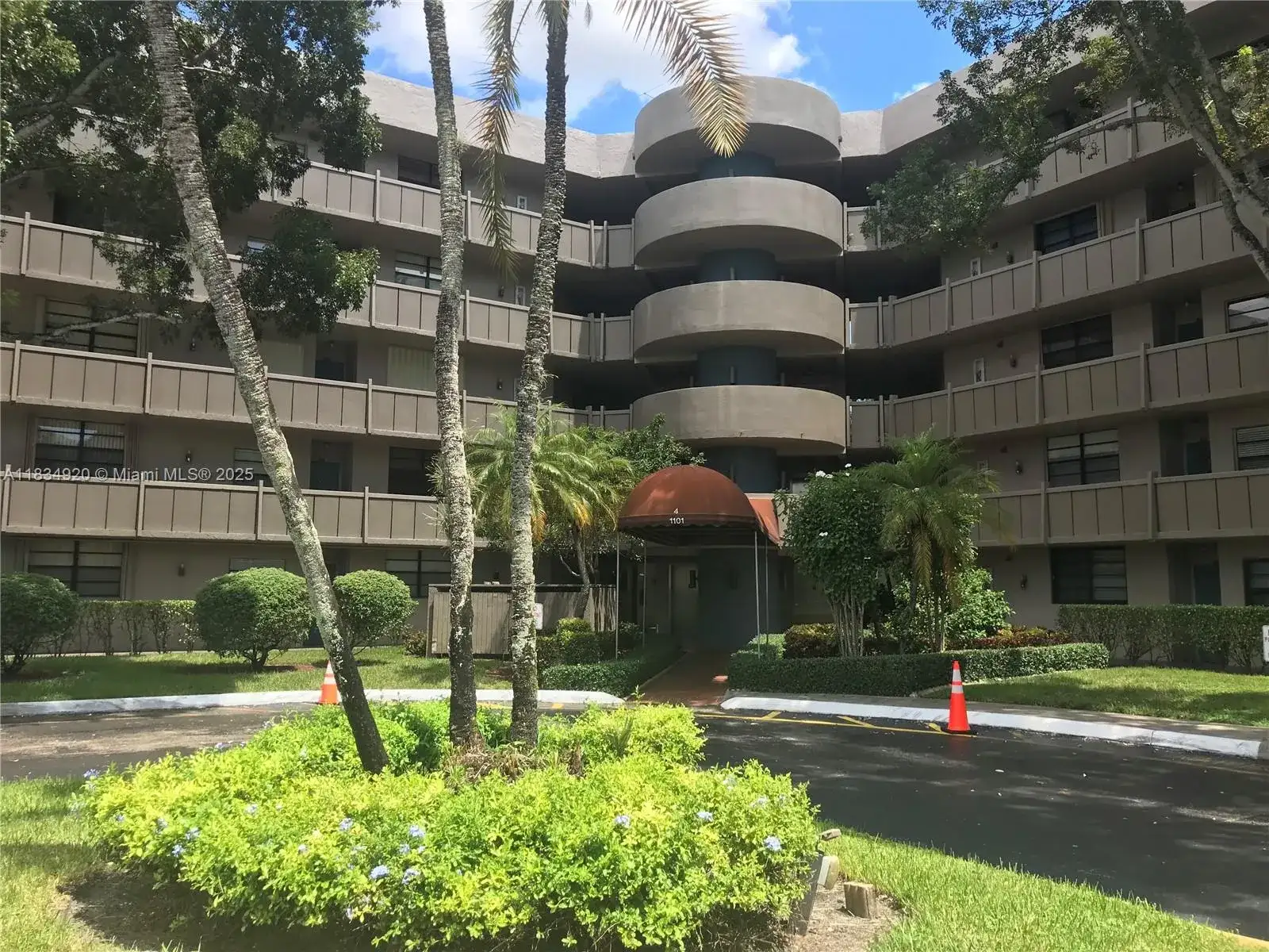 1101 Colony Point Cir # 206, Pembroke Pines FL 33026 photo 3