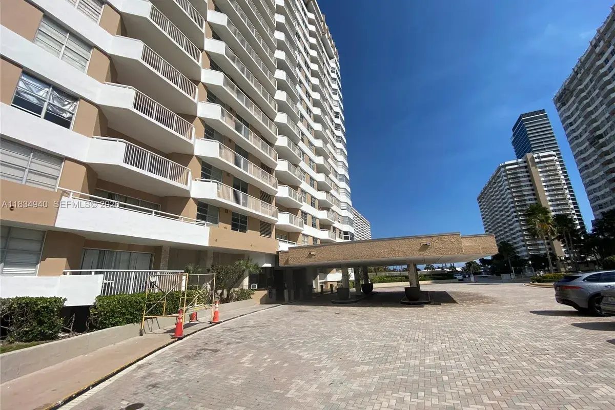 1965 S Ocean Dr # 10L, Hallandale Beach FL 33009