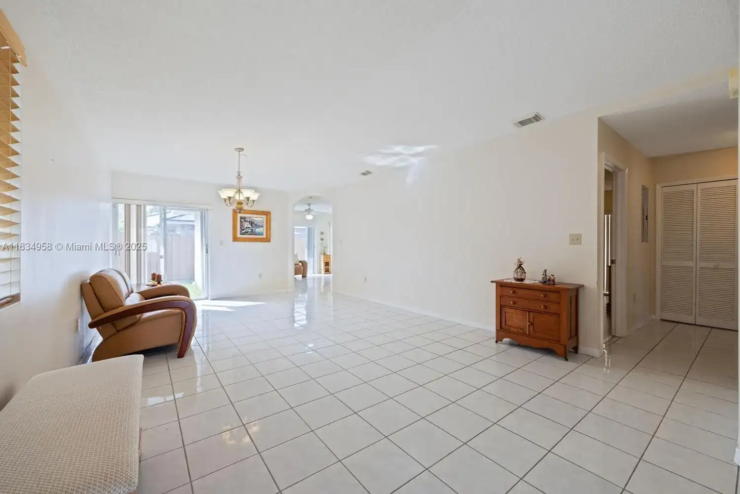 10360 SW 22nd St, Miami FL 33165 photo 3