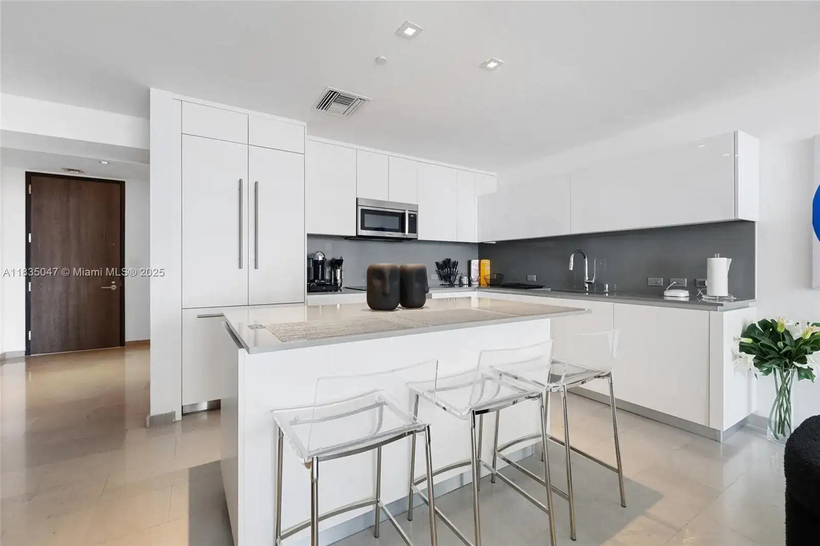 88 SW 7th St # 1010, Miami FL 33130 photo 4