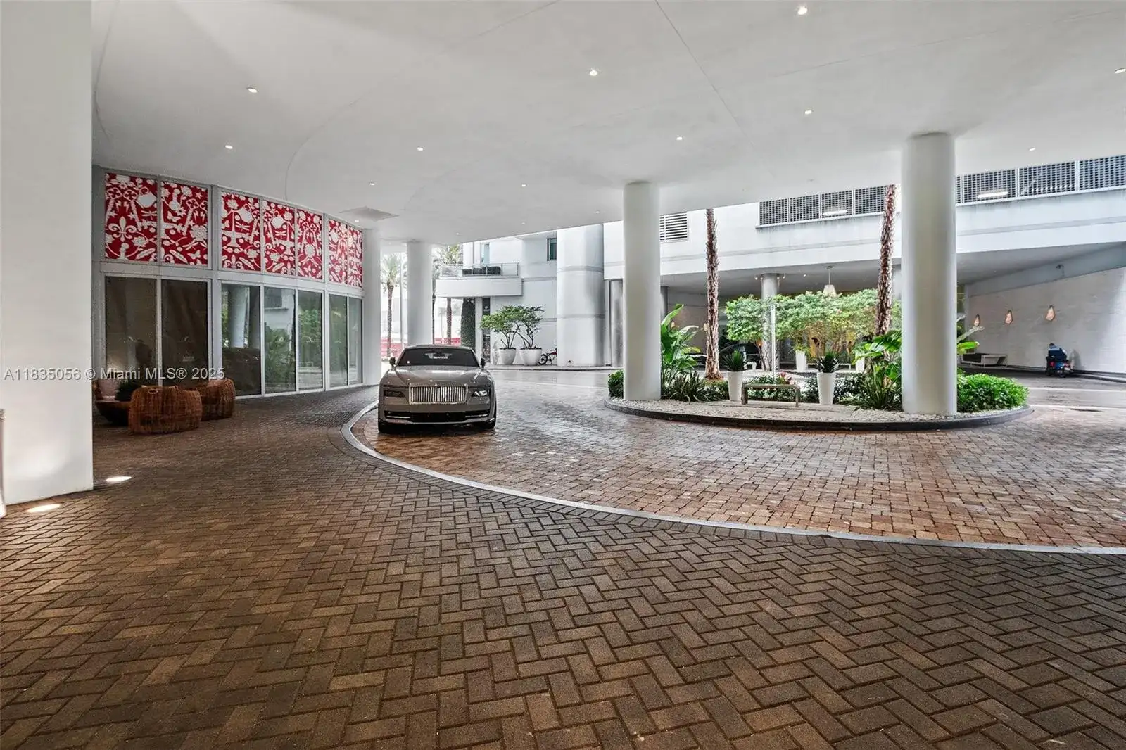 90 SW 3rd St # 3810, Miami FL 33130 photo 2