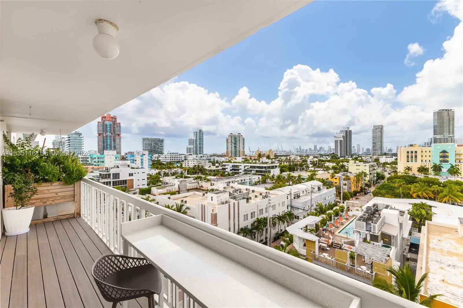 1 bedroom 1 bath Residential for sale at 401 Ocean Dr # 1004, Miami Beach FL 33139