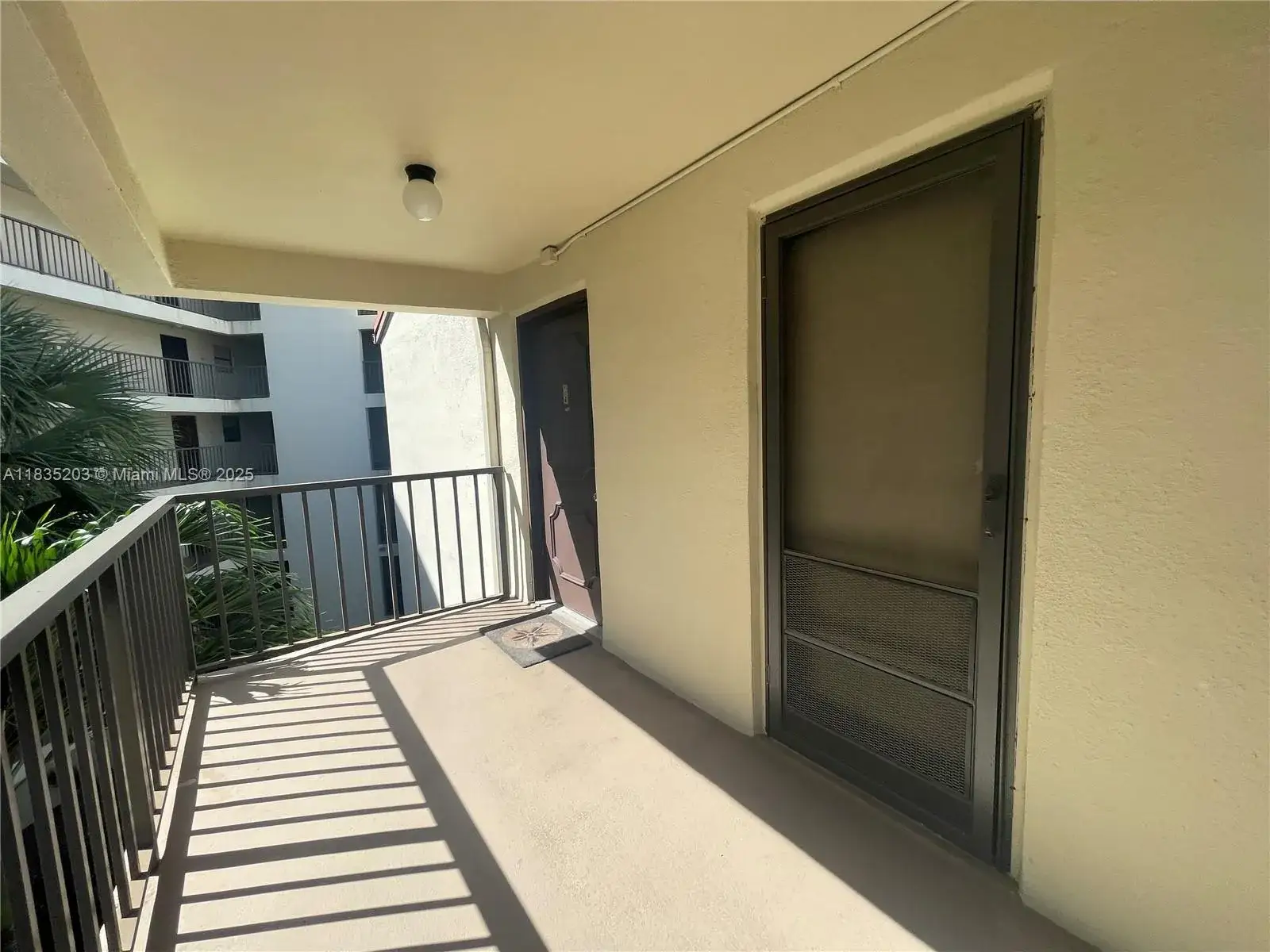 2312 S Cypress Bend Dr # 410, Pompano Beach FL 33069