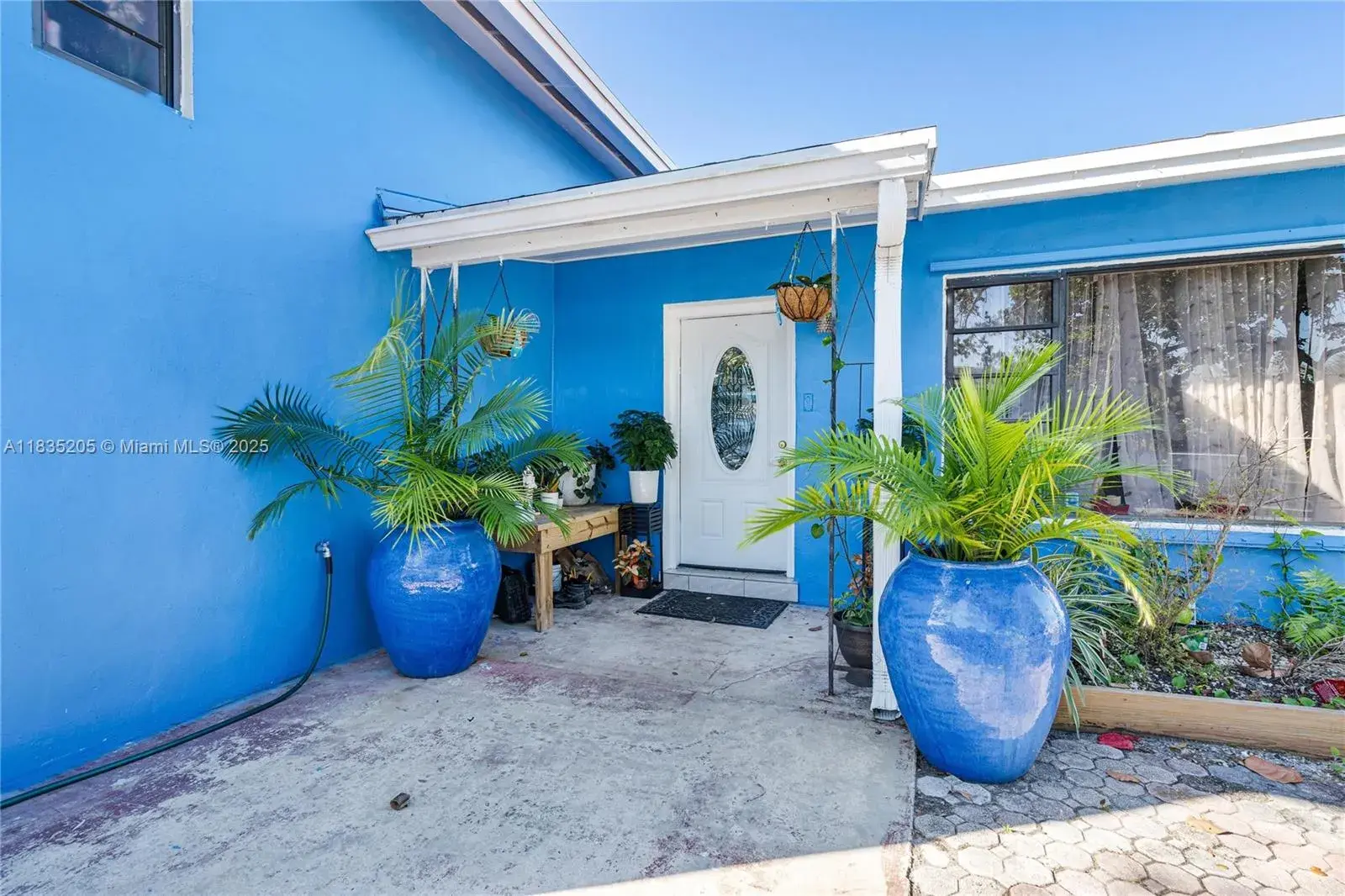 1300 NE 203rd St, Miami FL 33179
