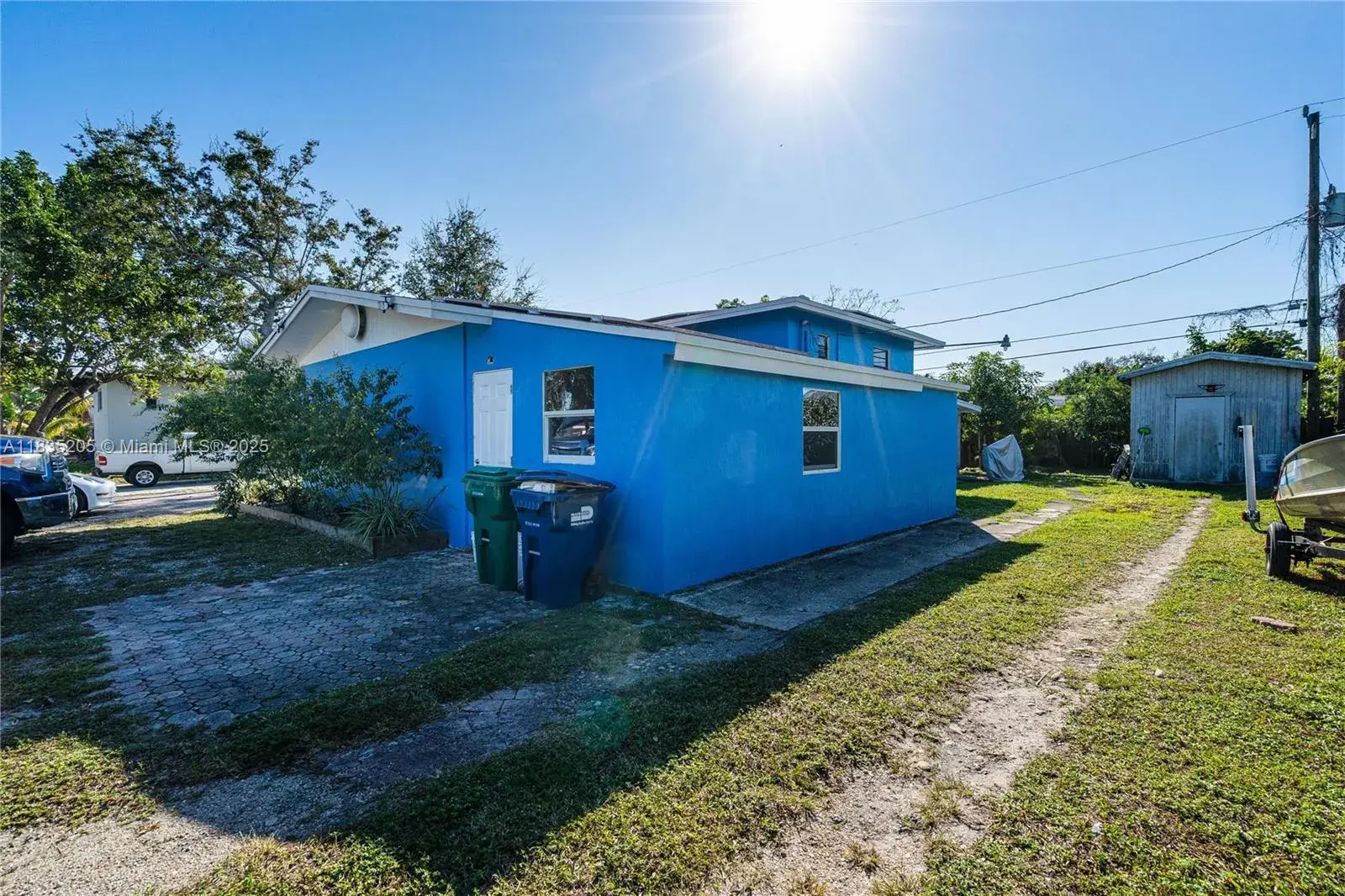 1300 NE 203rd St, Miami FL 33179